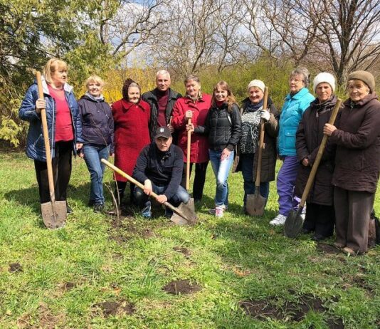 В Тернополе пенсионеры взялись за обновление парка