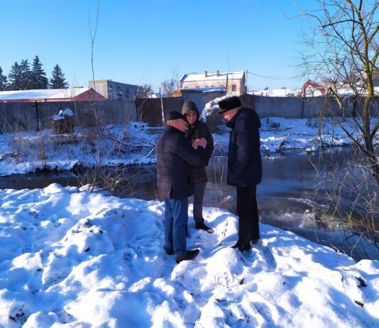 Угрожает экологическая катастрофа: на Тернопольщине просят спасти реку