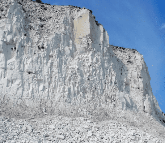 Меловые залежи региона: крупнейшие месторождения, история образования и их применение