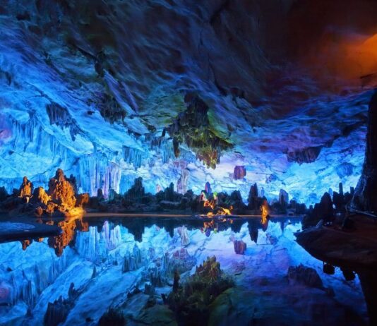 Уникальная пещера Подолья «Голубые озера»