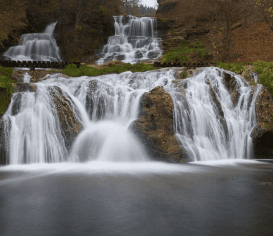 Джуринский водопад: история возникновения и особенность самого большого равнинного водопада Украины
