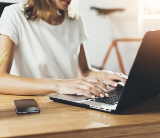 Особенности и предложения онлайн казино Slotor777